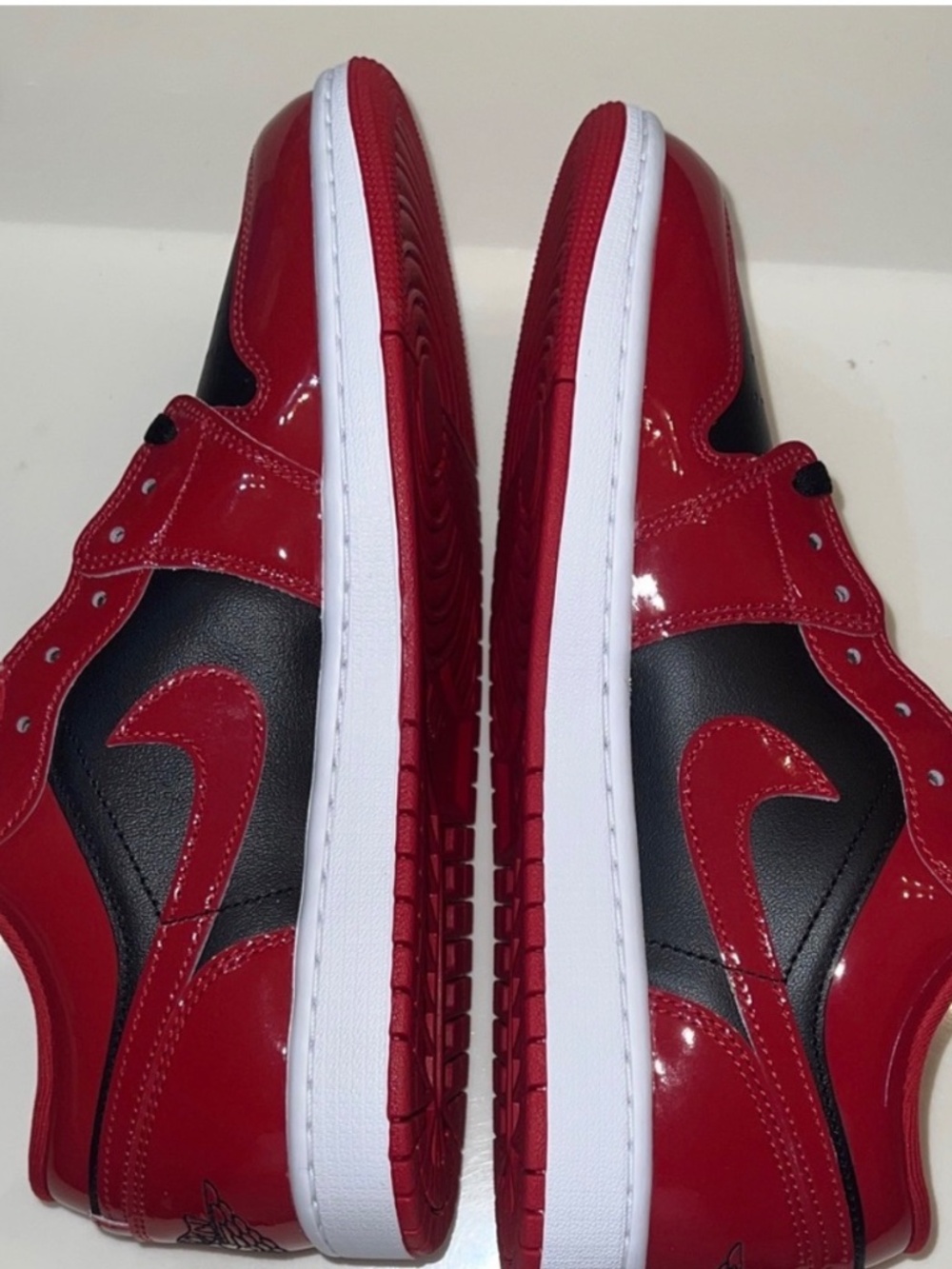 Air Jordan 1 Low “Bred” Patent Leather - Red/Black/White Size 10 NWOT - Picture 3 of 7
